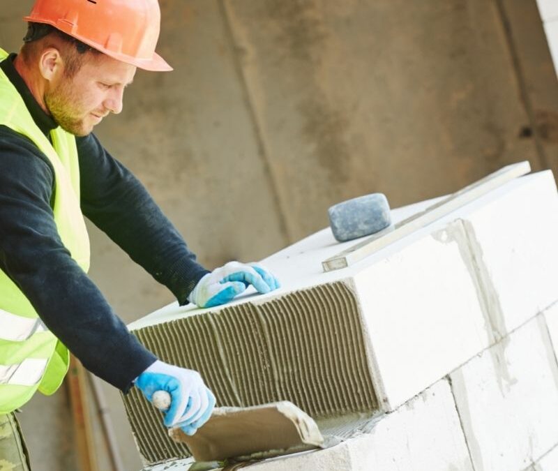 Artisan maçon à Perpignan : l’importance de la planification préalable des projets de construction